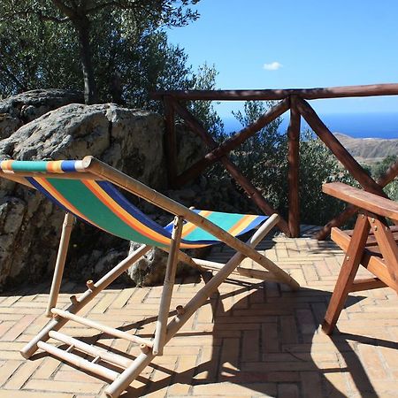 Rocca Del Vento Bed & Breakfast San Pantaleone ภายนอก รูปภาพ