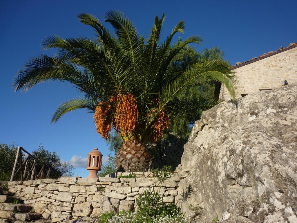 Rocca Del Vento Bed & Breakfast San Pantaleone ภายนอก รูปภาพ