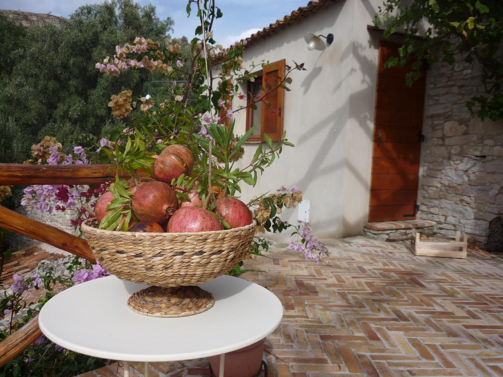 Rocca Del Vento Bed & Breakfast San Pantaleone ภายนอก รูปภาพ