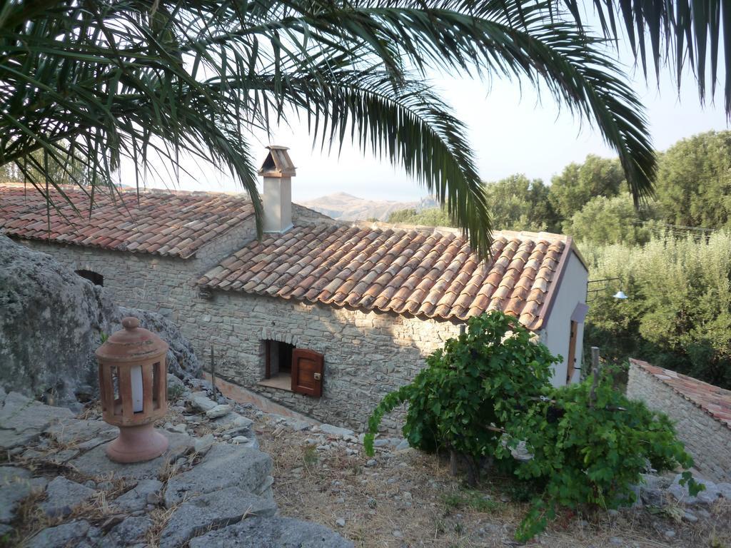 Rocca Del Vento Bed & Breakfast San Pantaleone ห้อง รูปภาพ