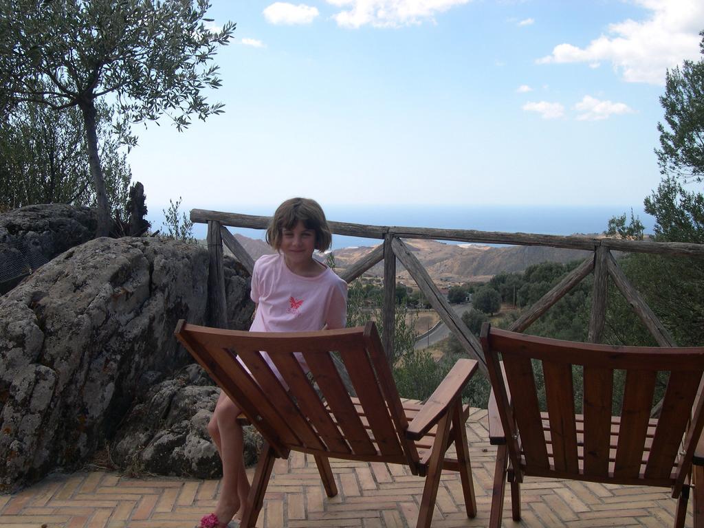 Rocca Del Vento Bed & Breakfast San Pantaleone ห้อง รูปภาพ