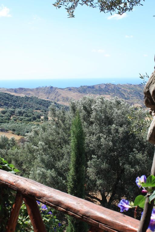 Rocca Del Vento Bed & Breakfast San Pantaleone ภายนอก รูปภาพ