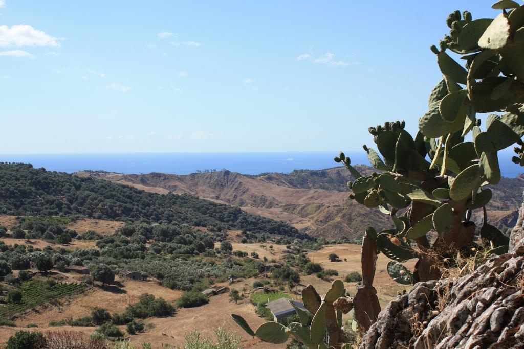 Rocca Del Vento Bed & Breakfast San Pantaleone ภายนอก รูปภาพ